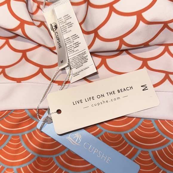 Cupshe one piece bathing suit coral and white. - Picture 8 of 8